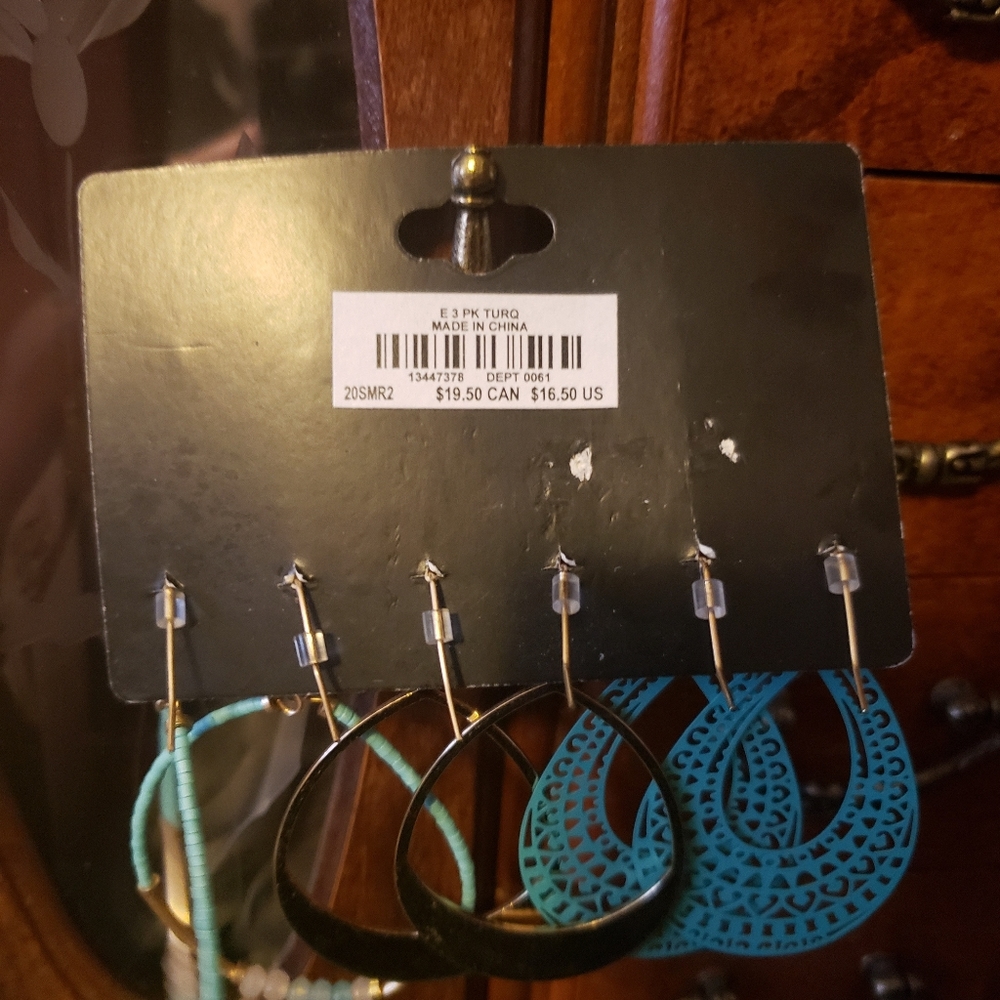 3 Earring set - Picture 2 of 2